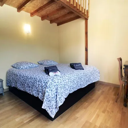 Les Courtines Feriehus *